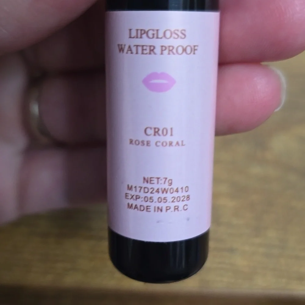 New Man Zi Miao Wine Lip Tint Waterproof Lipgloss CR01 Rose Coral